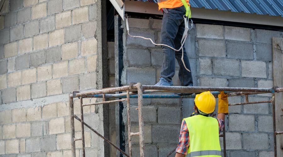 Expert Emergency Roof Repairs services in Charlotte, TX